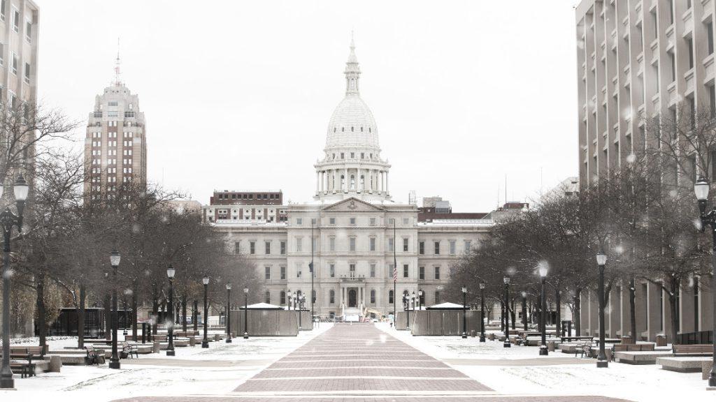 Image of the capitol in Lansing in winter